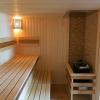 Липовая парная со вставками из кедра и навесной электрической печью Tylo